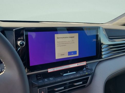 Used 2026 Toyota Camry SE w/ Multimedia Upgrade Package image 21