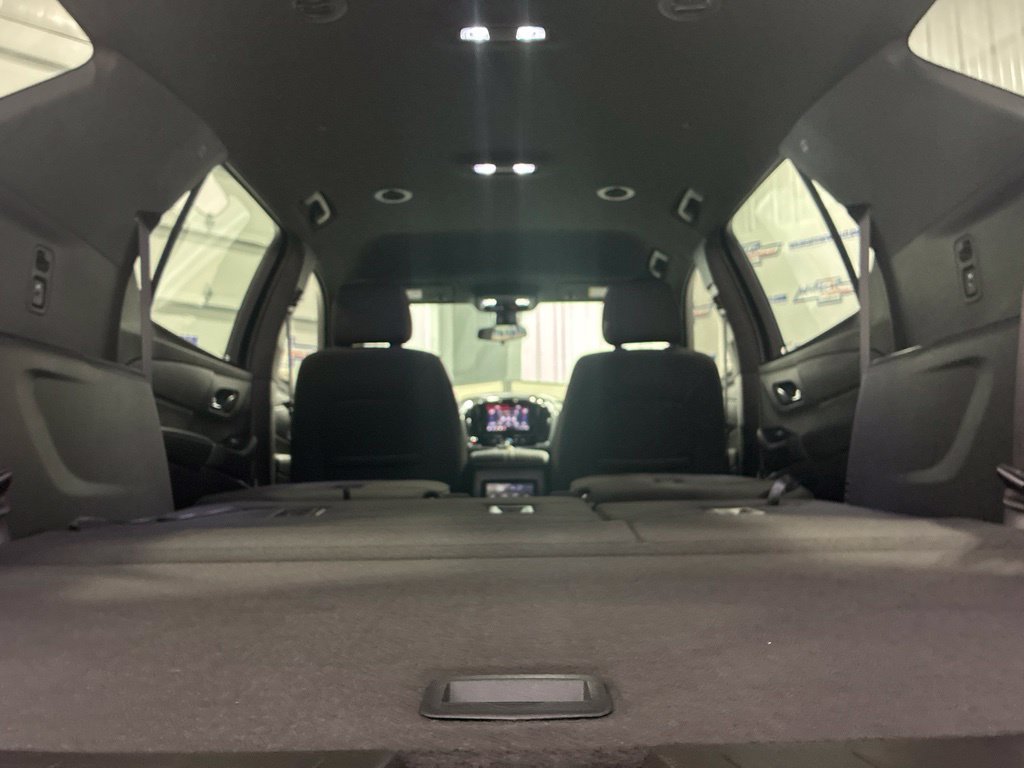 Used 2023 Chevrolet Traverse LT AWD/4WD image 36