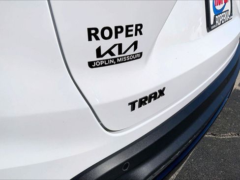 Used 2024 Chevrolet Trax RS w/ Sunroof Package image 28