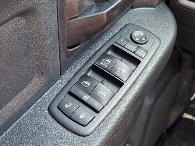 Used 2016 RAM 1500 Express RWD image 21