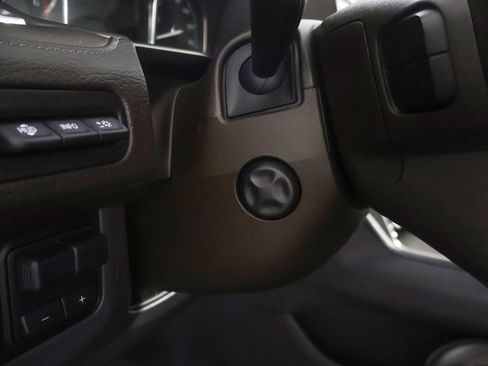 Used 2021 GMC Yukon Denali w/ Denali Premium Package image 48