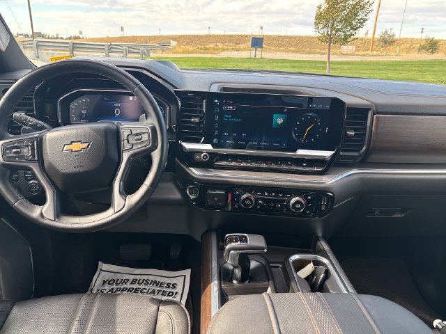 Certified 2023 Chevrolet Silverado 1500 High Country w/ Technology Package AWD/4WD image 12