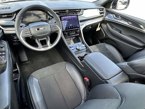 New 2025 Jeep Grand Cherokee Trailhawk w/ Advanced Protech Group II image 10