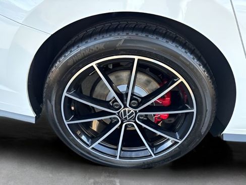 Used 2025 Volkswagen Jetta GLI Autobahn image 11