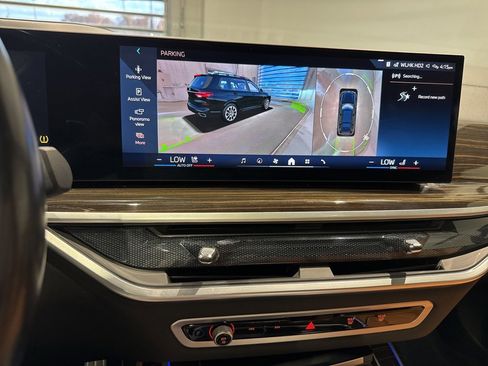 Used 2024 BMW X7 xDrive40i w/ M Sport Package image 29