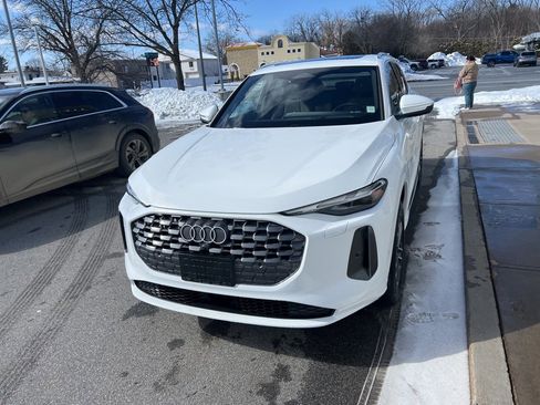 Used 2025 Audi Q5 Premium w/ Convenience Package image 51