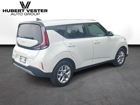 Used 2025 Kia Soul LX w/ LX Technology Package FWD image 6