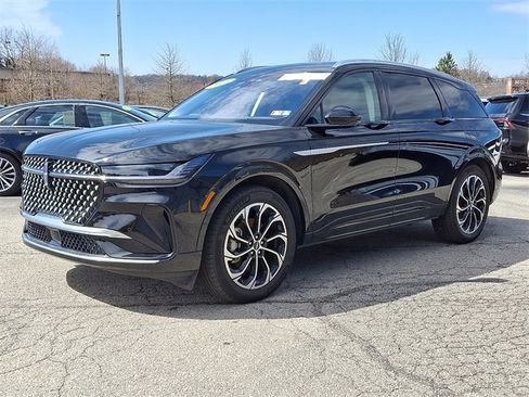 Certified 2025 Lincoln Nautilus Reserve image 3