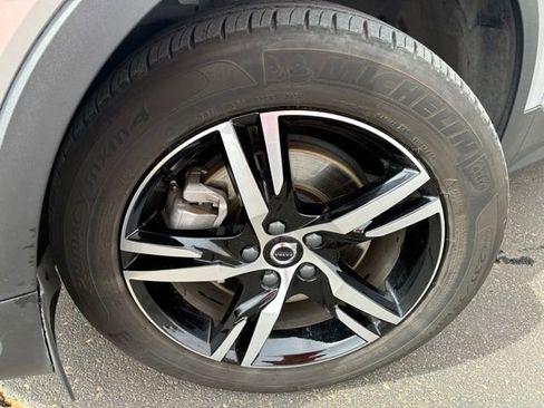 Used 2025 Volvo XC40 B5 Core AWD/4WD image 10