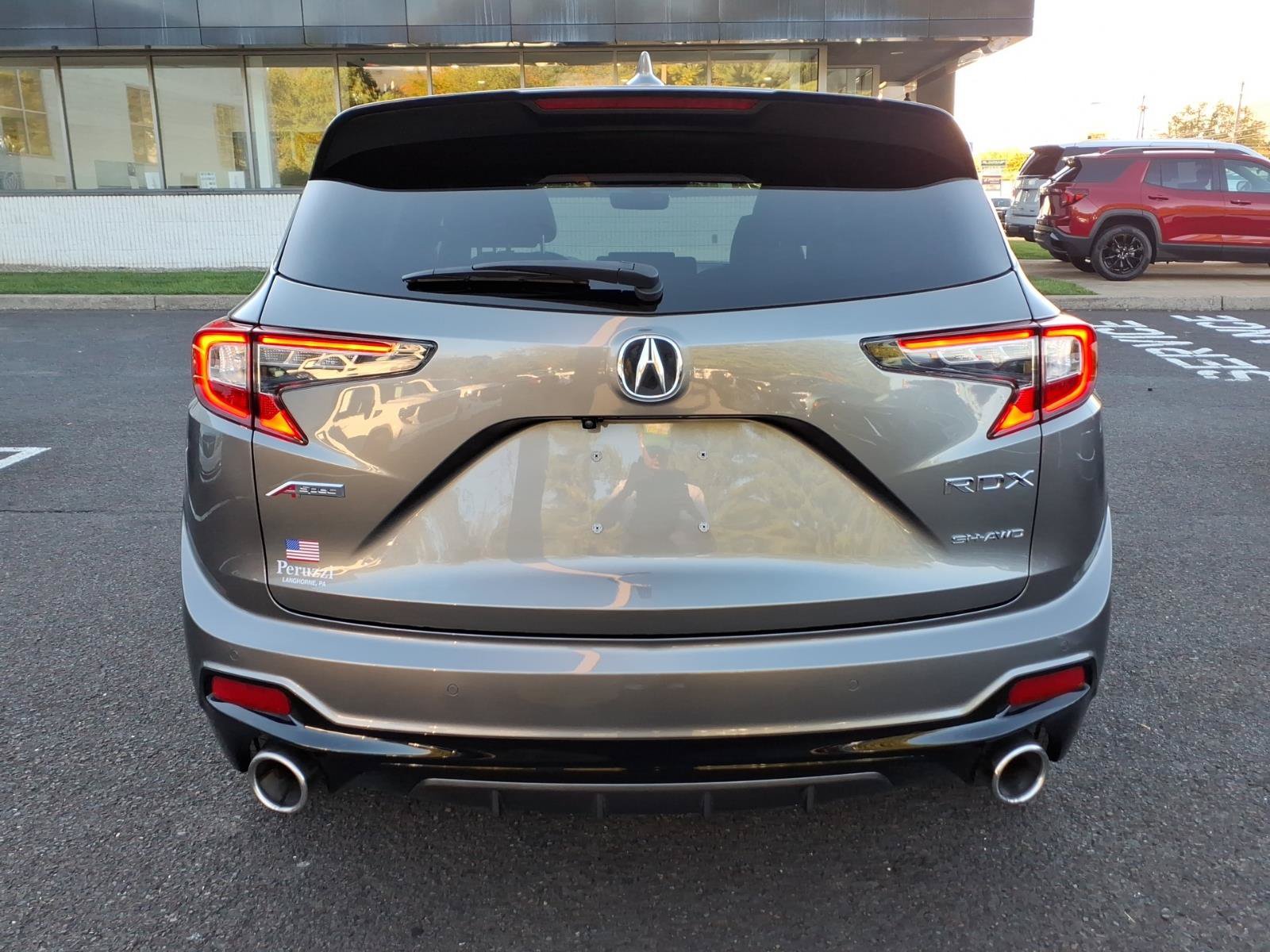 Used 2025 Acura RDX w/ Advance Package AWD/4WD image 3