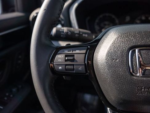 Used 2025 Honda Pilot EX-L image 18