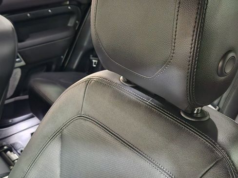 Used 2024 Land Rover Defender 130 S image 32