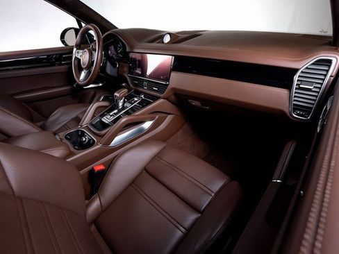 Used 2022 Porsche Cayenne Turbo S image 55