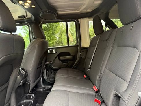 Used 2022 Jeep Wrangler Unlimited Sport AWD/4WD image 14