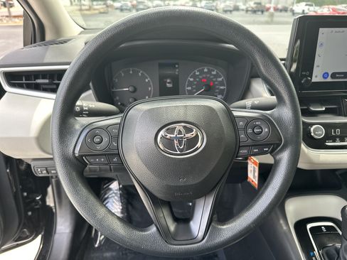 Certified 2025 Toyota Corolla LE FWD image 18