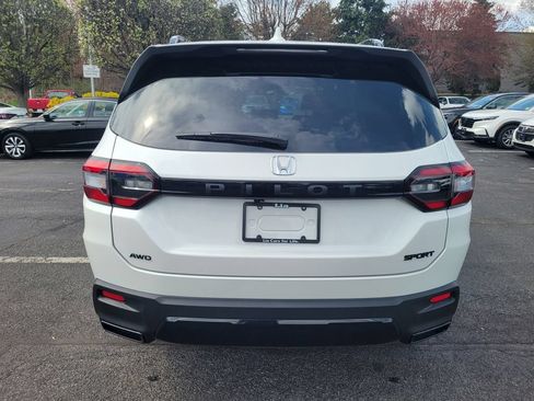 New 2026 Honda Pilot Sport image 7