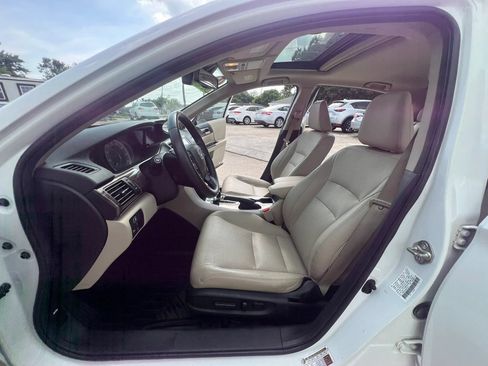 Used 2017 Honda Accord Touring image 11