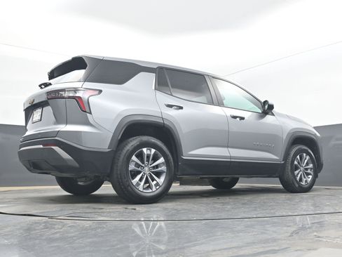 Used 2025 Chevrolet Equinox LT AWD/4WD image 26