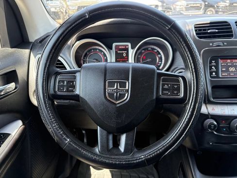 Used 2020 Dodge Journey SE FWD image 17