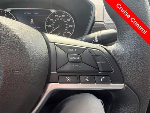 Used 2025 Nissan Altima 2.5 SV FWD image 35