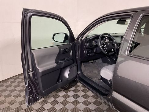 Used 2022 Toyota Tacoma SR AWD/4WD image 17