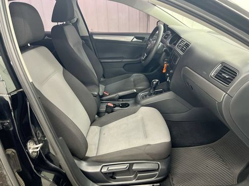 Used 2018 Volkswagen Jetta S w/ Cold Weather Package FWD image 21