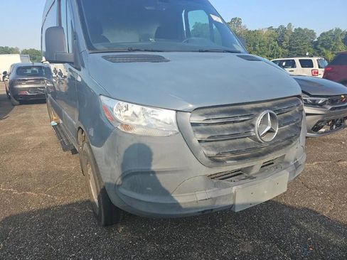 Used 2019 Mercedes-Benz Sprinter 144 image 4