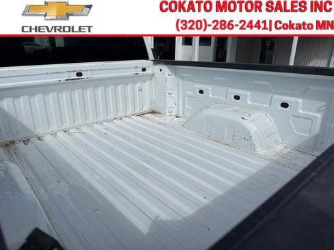 Used 2023 Chevrolet Silverado 1500 LT w/ Z71 Off-Road Package AWD/4WD image 8