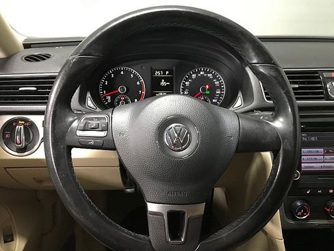 Used 2015 Volkswagen Passat 1.8T Limited Edition image 22