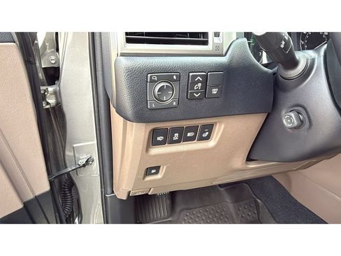 Used 2023 Lexus GX 460 Premium w/ Premium Package AWD/4WD image 15