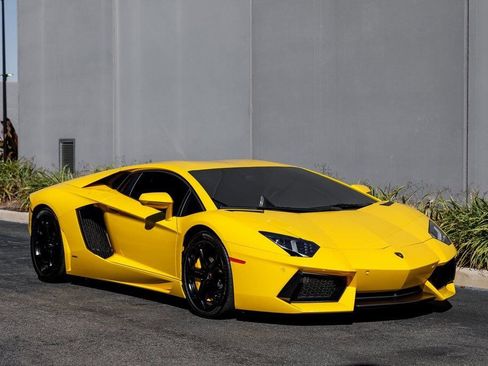Used 2014 Lamborghini Aventador image 7