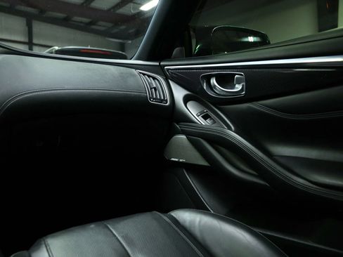 Used 2017 INFINITI Q60 Red Sport 400 image 42