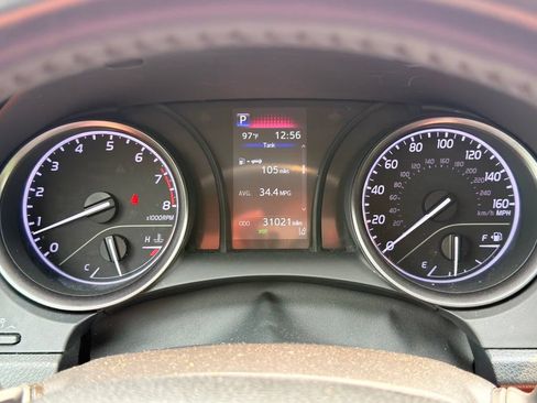 Used 2022 Toyota Camry SE FWD image 10