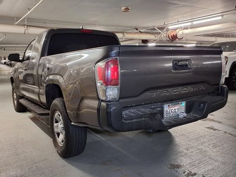 Used 2018 Toyota Tacoma SR RWD image 3