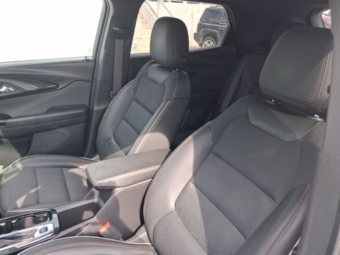 Used 2022 Chevrolet TrailBlazer RS w/ Technology Package FWD image 8