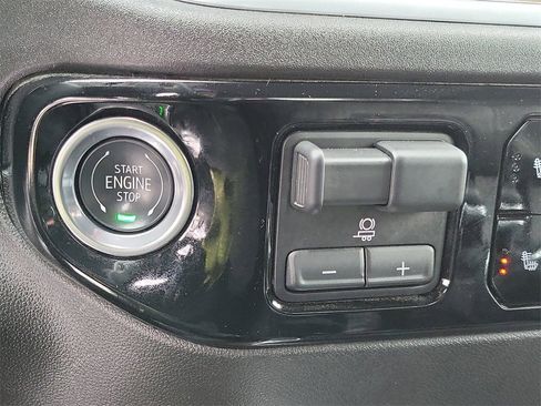 Used 2025 Chevrolet Silverado 1500 LT image 30