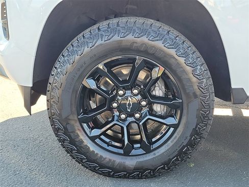 Used 2025 Chevrolet Colorado Z71 w/ Midnight Edition image 29