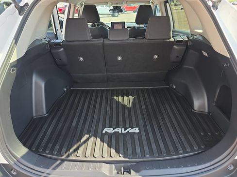 Used 2019 Toyota RAV4 LE w/ All Weather Liner Package AWD/4WD image 24