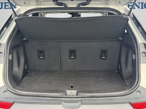 Used 2023 Chevrolet Bolt EUV LT w/ Driver Confidence Package FWD image 13