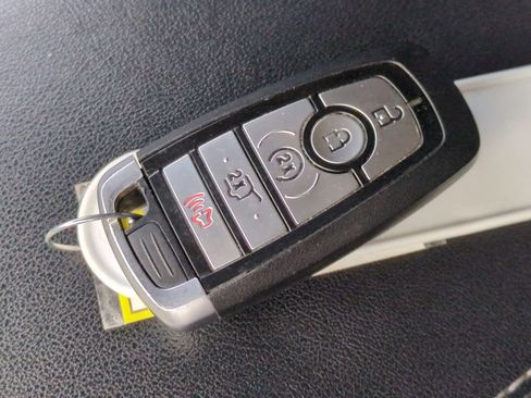 Used 2024 Ford Edge Titanium image 34