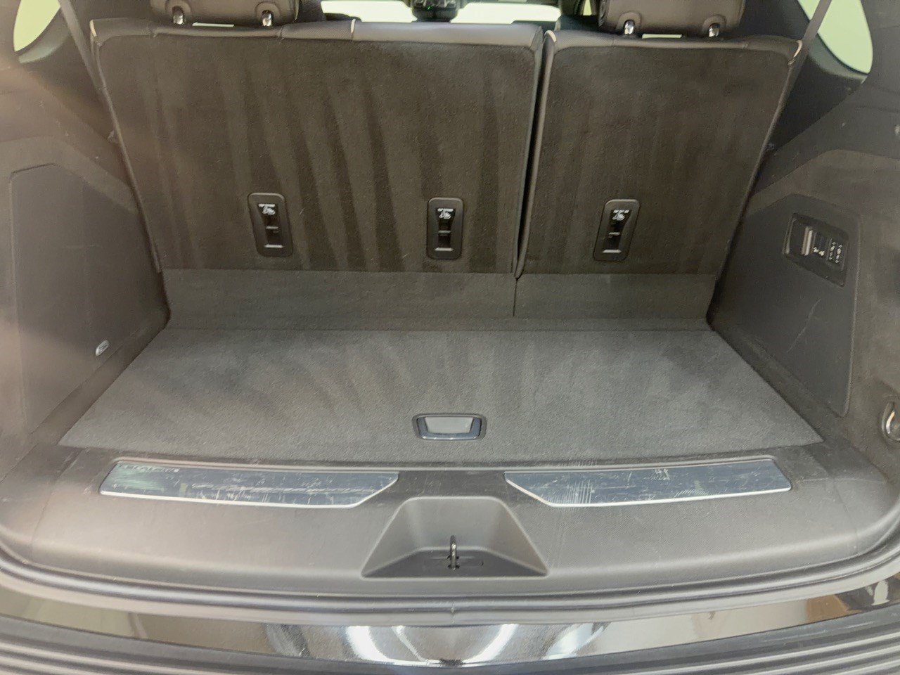 Used 2024 Cadillac Escalade V w/ Heavy-Duty Trailer Package AWD/4WD image 28