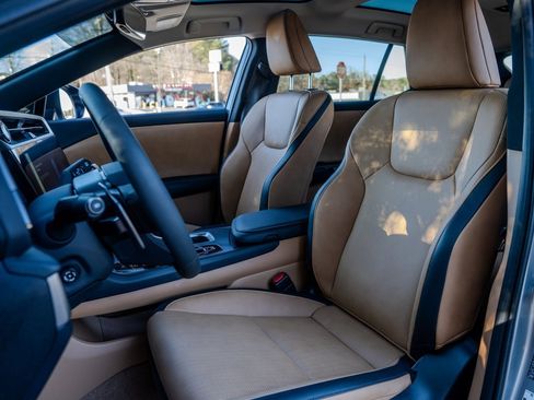 Used 2025 Lexus RZ 300e image 18