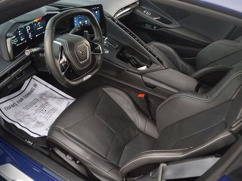 Used 2025 Chevrolet Corvette Z06 RWD image 2
