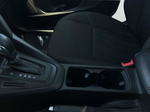 Used 2017 Ford Focus SE FWD image 19