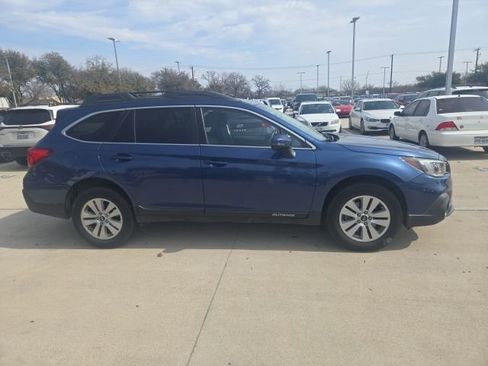 Used 2019 Subaru Outback 2.5i Premium image 2