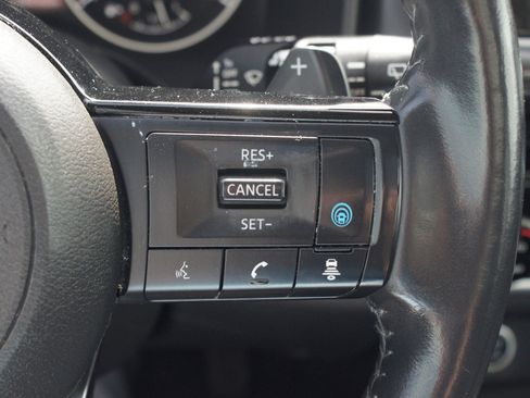 Used 2023 Nissan Rogue SL w/ SL Premium Package image 11