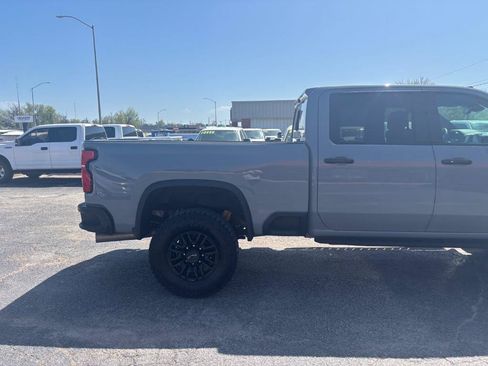 Used 2024 Chevrolet Silverado 2500 ZR2 w/ LPO, Dark Essentials Package AWD/4WD image 11