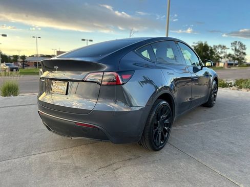 Used 2023 Tesla Model Y Long Range AWD/4WD image 7