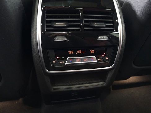 Used 2024 BMW X6 xDrive40i w/ Executive Package image 31