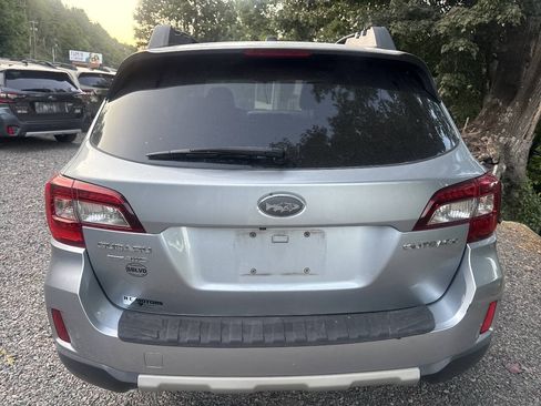Used 2015 Subaru Outback 2.5i Premium AWD/4WD image 6